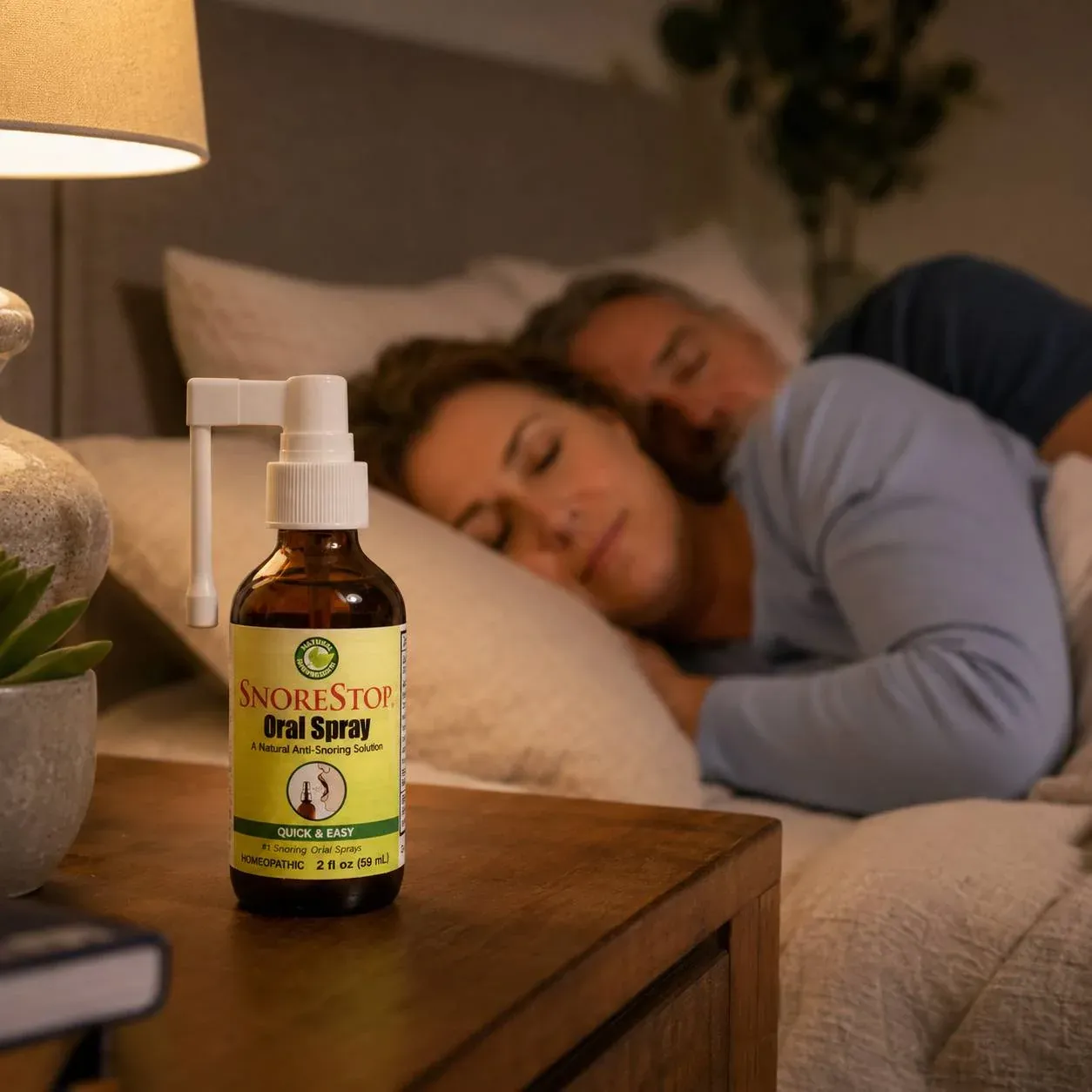 SnoreStop spray anti-ronflement sur la table de nuit